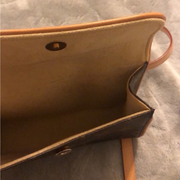 Authentic Louis Vuitton Monogram Pochette Florentine Belt Bag - Picture 8 of 11